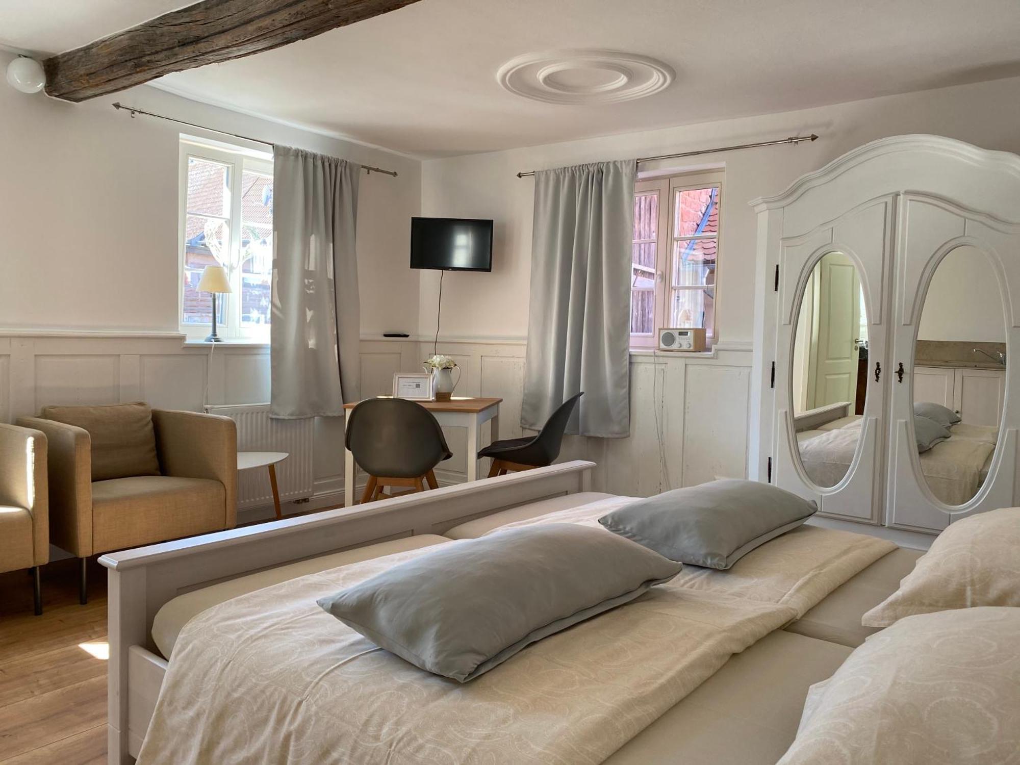 Sonnenhof 1737 - Ferienzimmer & Apartments Barbelroth Esterno foto